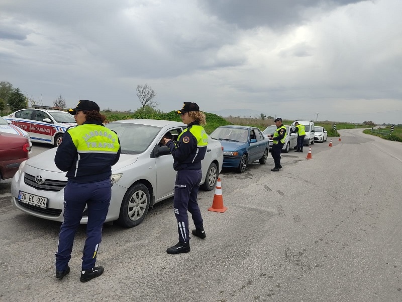 Şehzadeler İlçe Jandarma Komutanlığınca İcra Edilen Trafik Kontrol Faaliyeti 16.04.2023